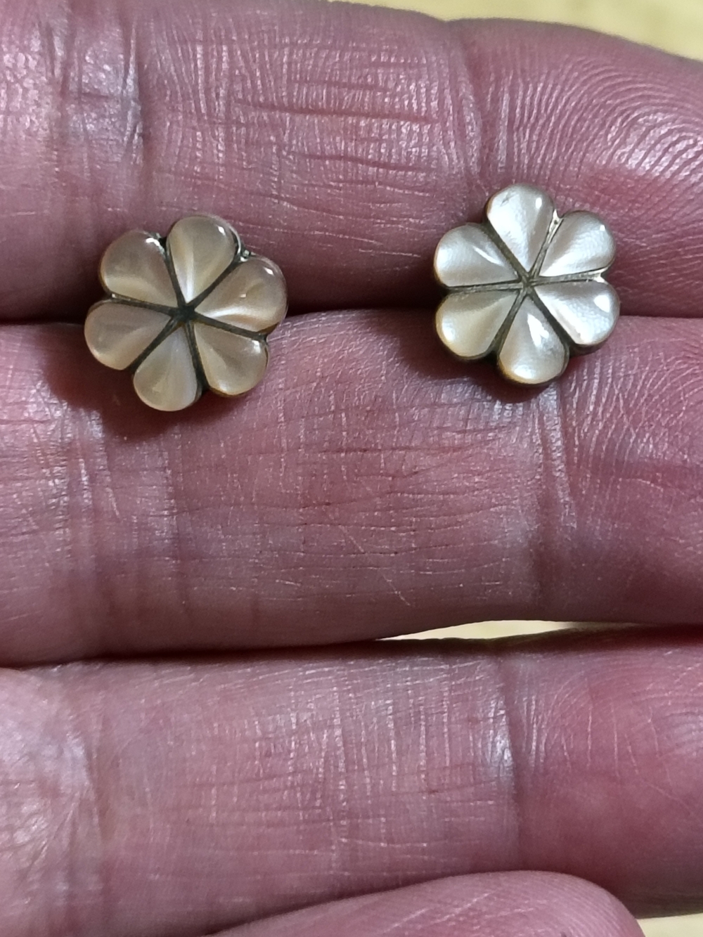 Vntg Zuni Native American Sterling Silver Mother-of-Pearl Flower Stud Earrings